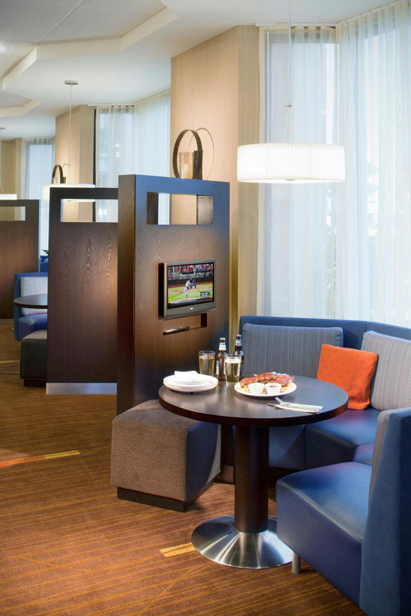 Courtyard By Marriott Fort Lauderdale East / Lauderdale-By-The-Sea Exterior photo
